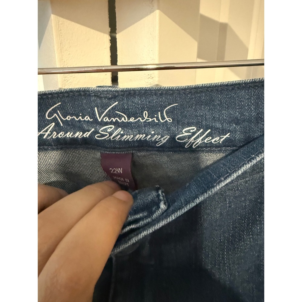 Gloria Vanderbilt Amanda High Rise Capri Jeans 22W Blue Denim Capri Pants - Picture 3 of 7